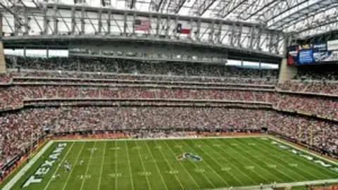 瑞士羽毛球公开赛：贾一凡和张殊贤以2-1击败圣坛组合，共同夺首冠荣耀